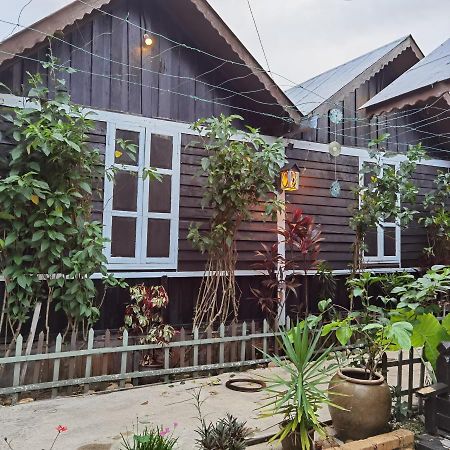 Отель Mykampung Chalet Ипох Экстерьер фото